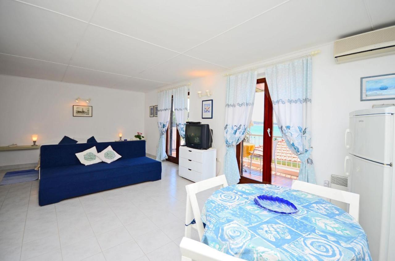 Apartment Dubravka Banjol Buitenkant foto