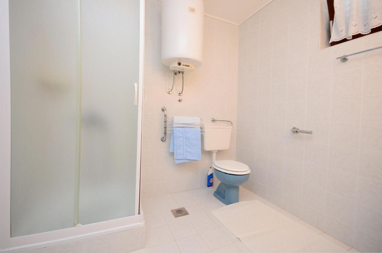 Apartment Dubravka Banjol Buitenkant foto